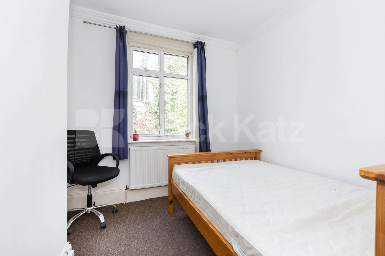 Superb 5 bedroom house arranged over 3 floors with private garden Windsor Road , Holloway